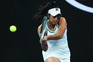 Hon was solid from the back court in her opening match against Kozlova.